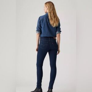 👖Levi’s 311 shaping skinny jeans. Size W32/L32.